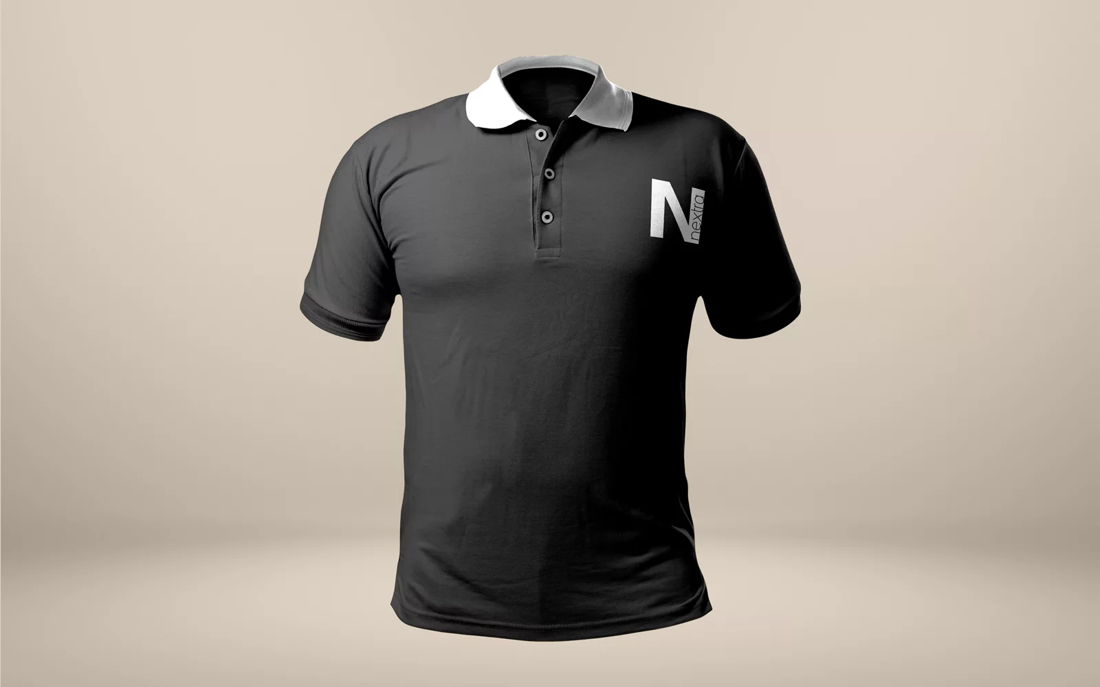 Polo professionnel noir avec le logo Nextra brodé